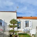 Charmante Maison Avec Jardin A 100 M De La * La Guérinière