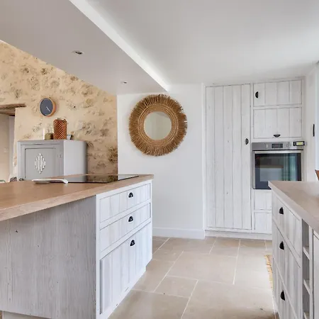 Charmante Maison Avec Jardin A 100 M De La * La Guérinière