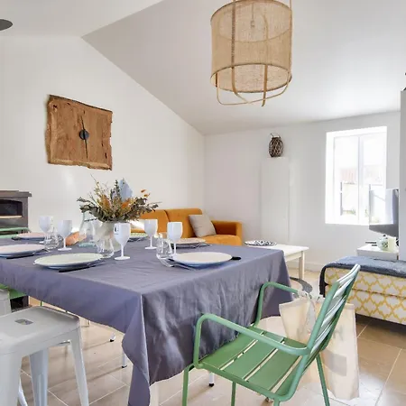 Сasa de vacaciones Charmante Maison Avec Jardin A 100 M De La La Guérinière