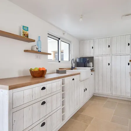 Charmante Maison Avec Jardin A 100 M De La *