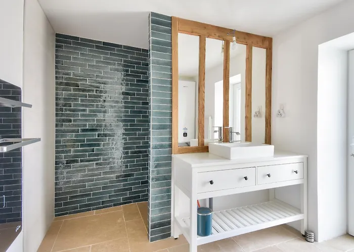 Charmante Maison Avec Jardin à 100 M De La *