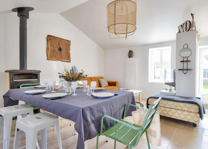 Hébergement de vacances Charmante Maison Avec Jardin à 100 M De La La Guérinière